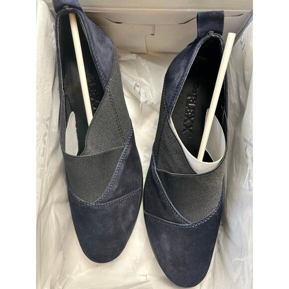 The Flexx Women's Suede Cross Band Slip On Wedge 8M Blue New in Box! - Picture 3 of 8